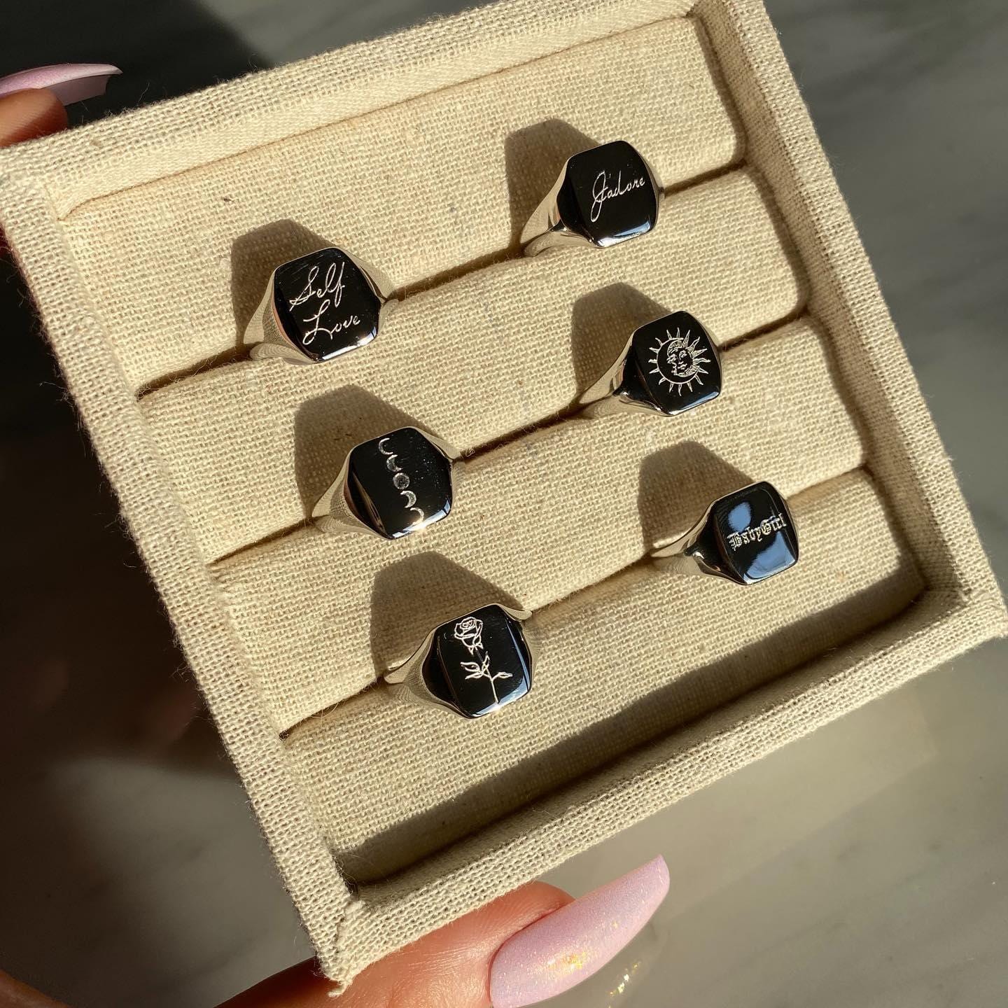 BohoMoon Stainless Steel La Vie En Rose Signet Ring