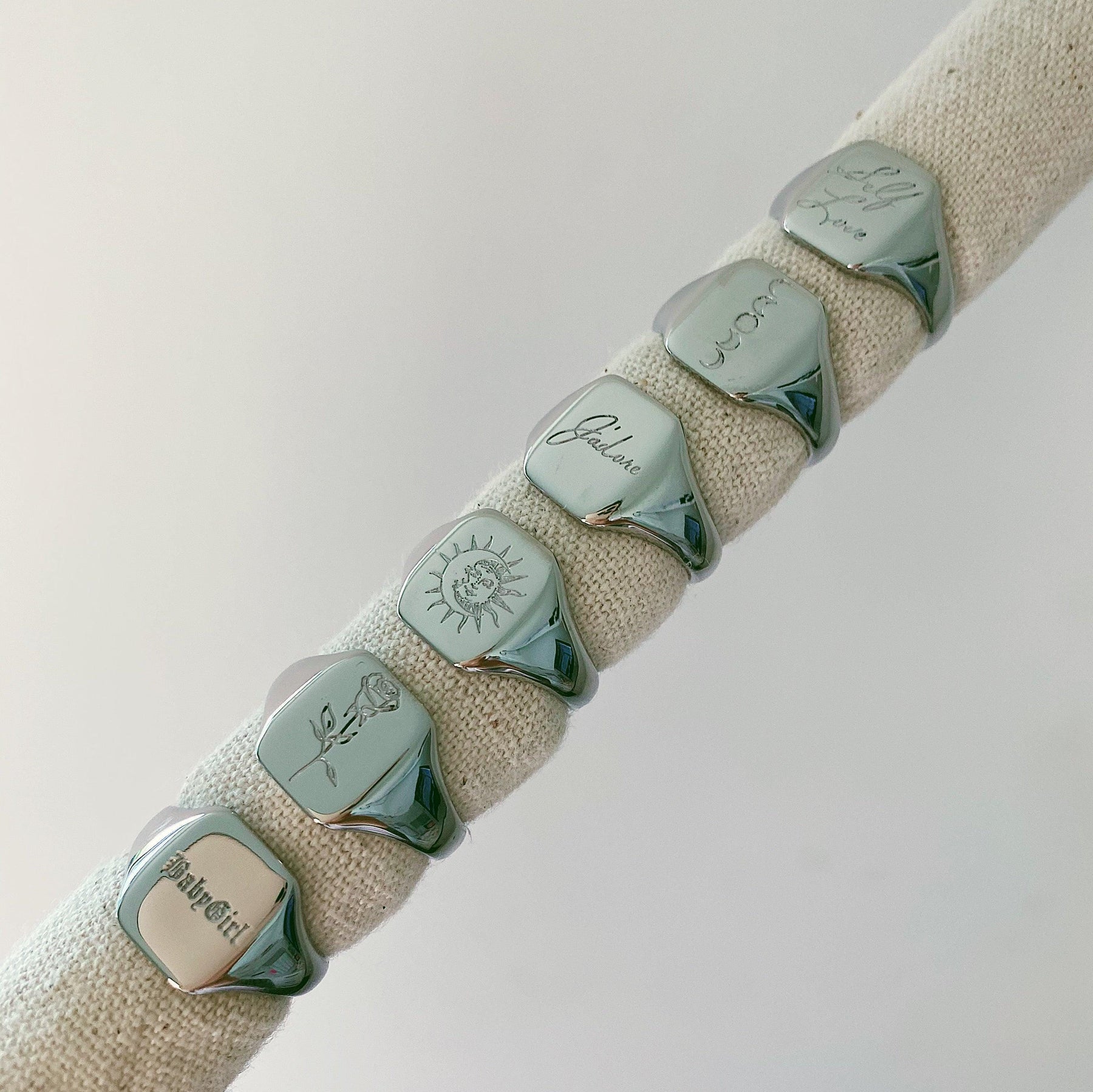 BohoMoon Stainless Steel La Vie En Rose Signet Ring