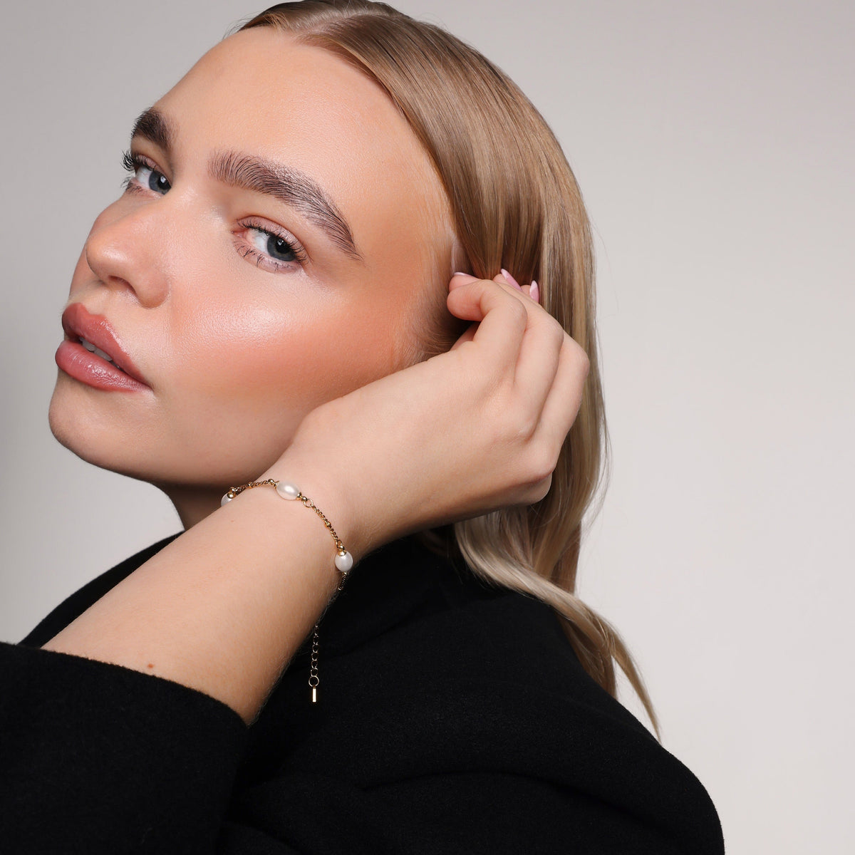 Bohomoon Stainless Steel Robin Pearl Bracelet