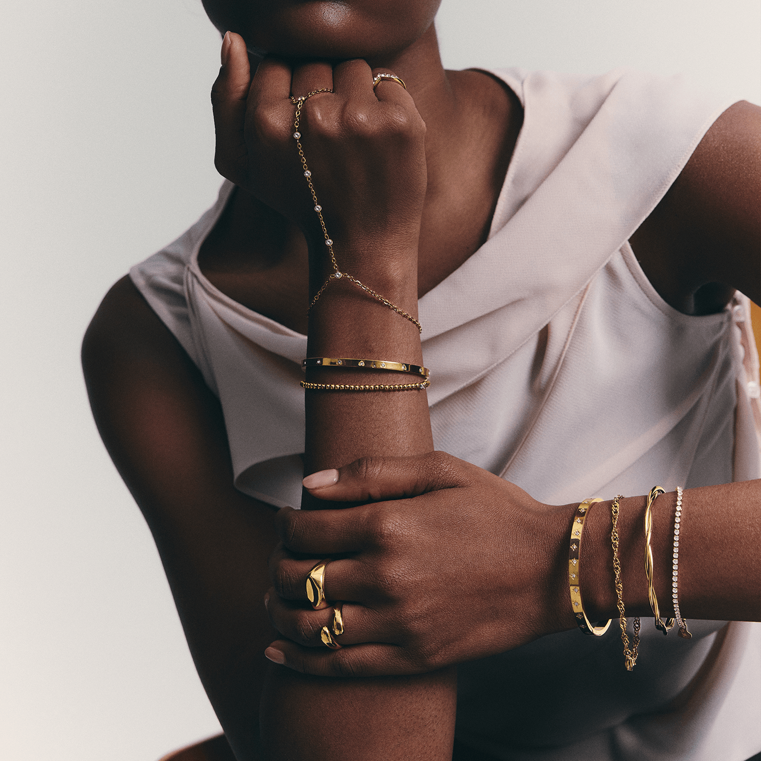 Bohomoon Stainless Steel Sammie Hand Chain Bracelet