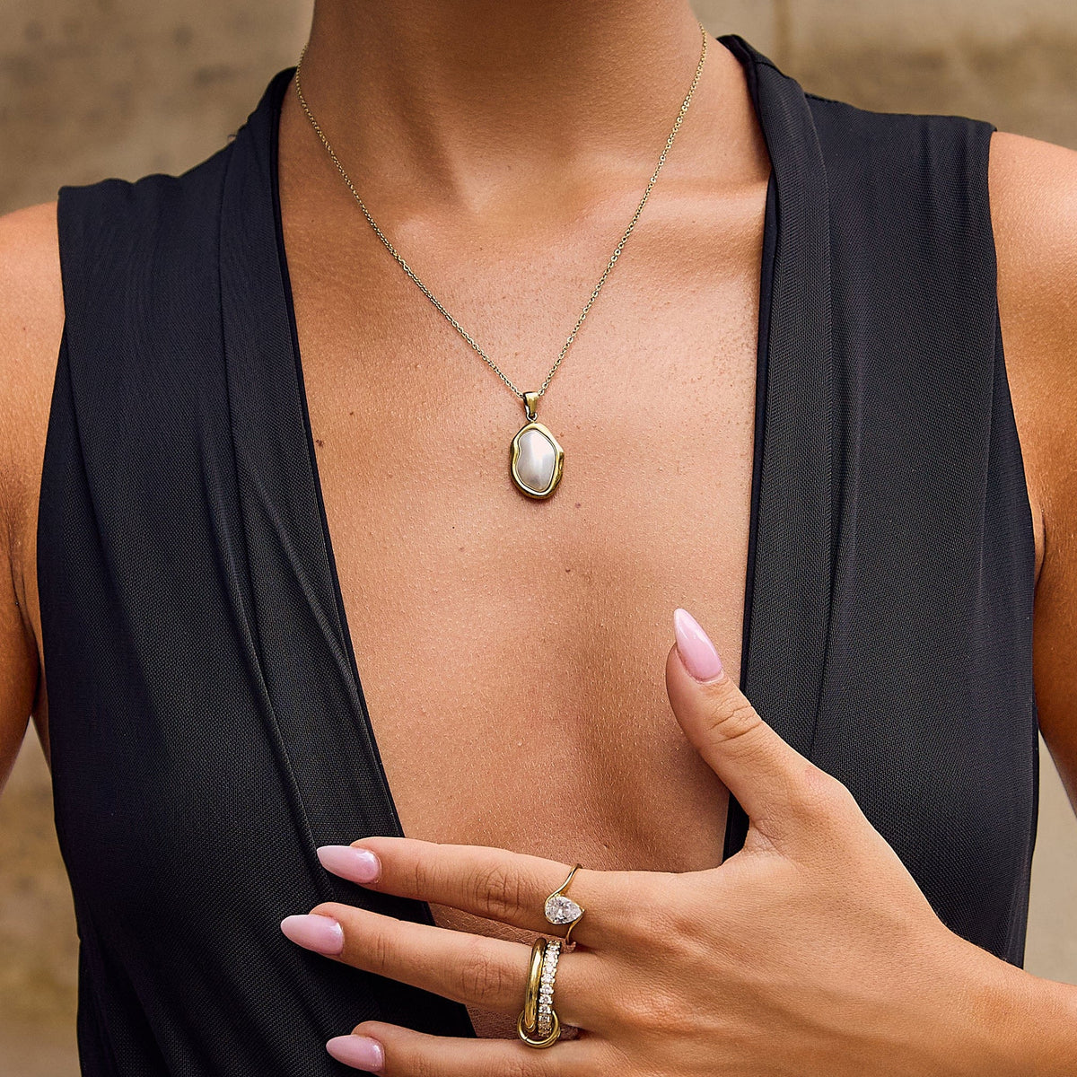 Bohomoon Stainless Steel Aveline Pearl Necklace