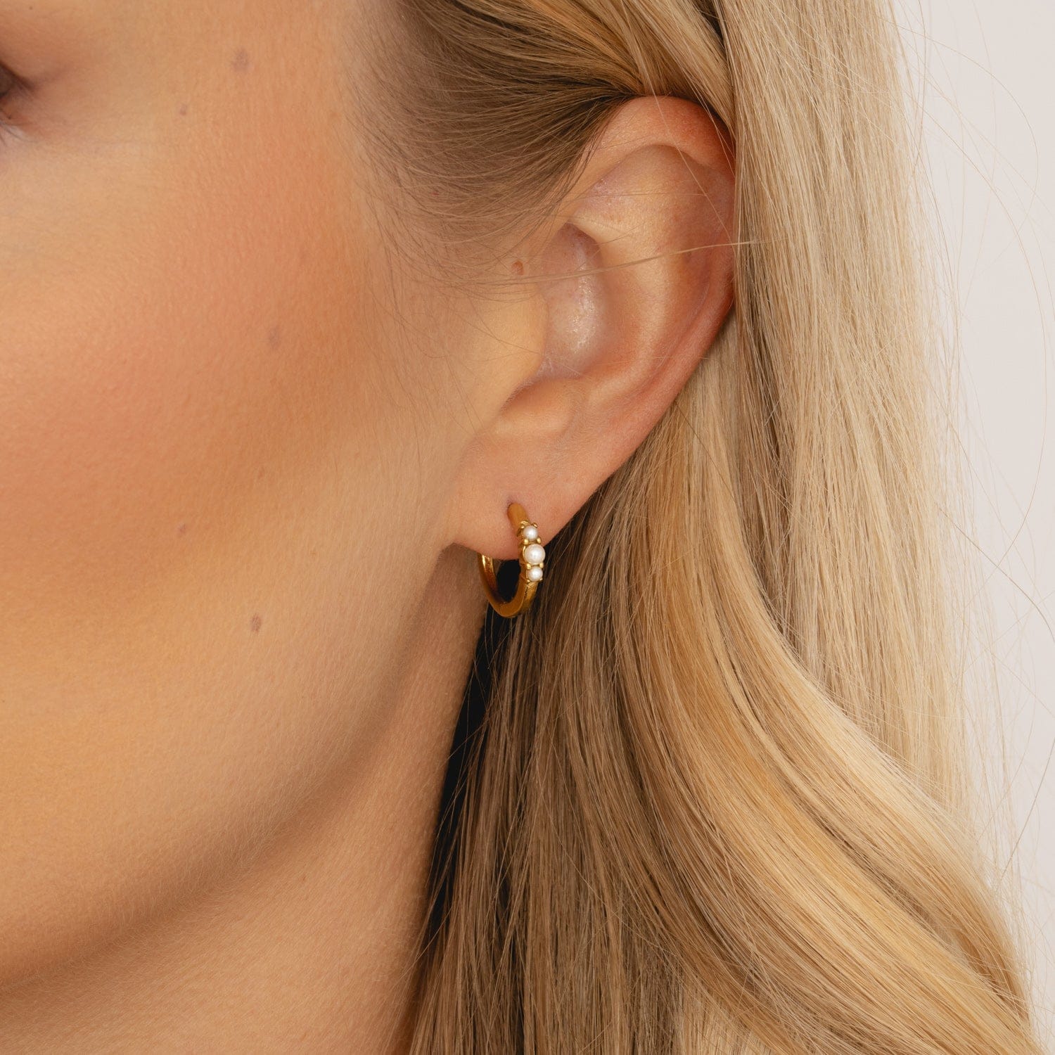 Bohomoon Stainless Steel Barbados Pearl Hoop Earrings