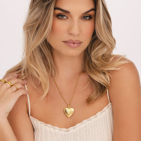 Bohomoon Stainless Steel Beau Heart Locket Necklace