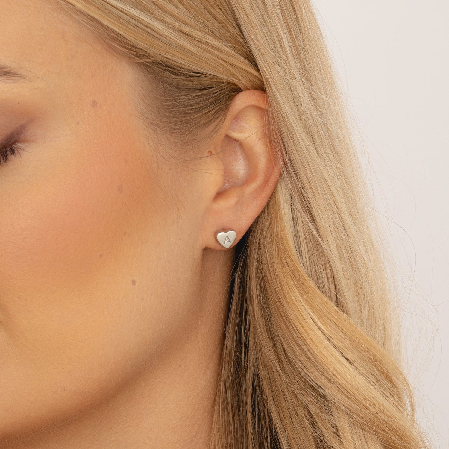 Bohomoon Stainless Steel Dainty Heart Initial Earrings