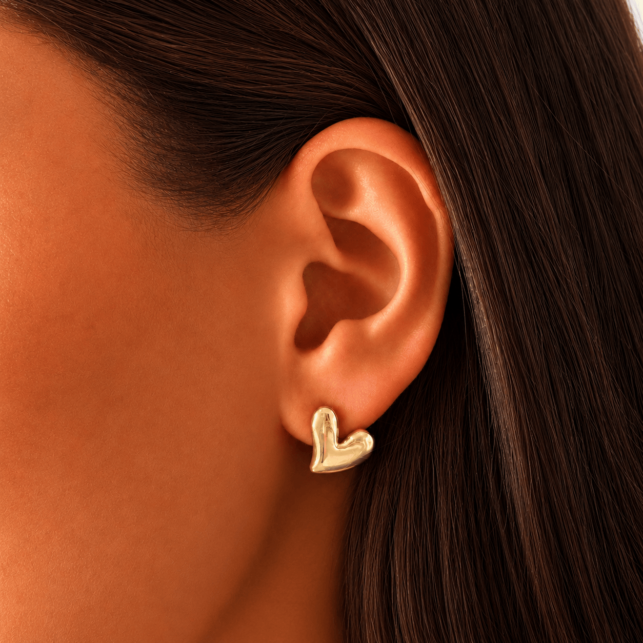 Bohomoon Stainless Steel Desire Heart Stud Earrings