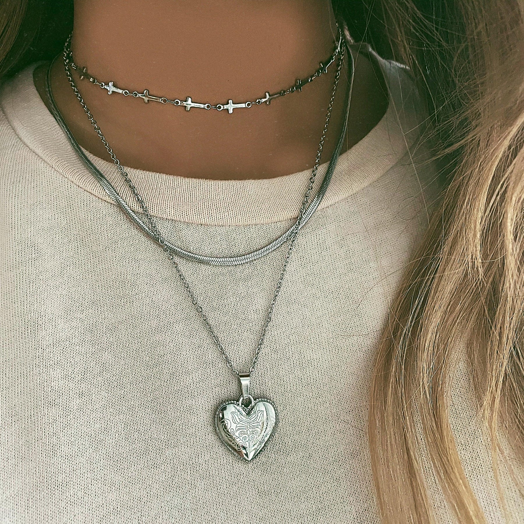 BohoMoon Stainless Steel Engraved Heart Necklace