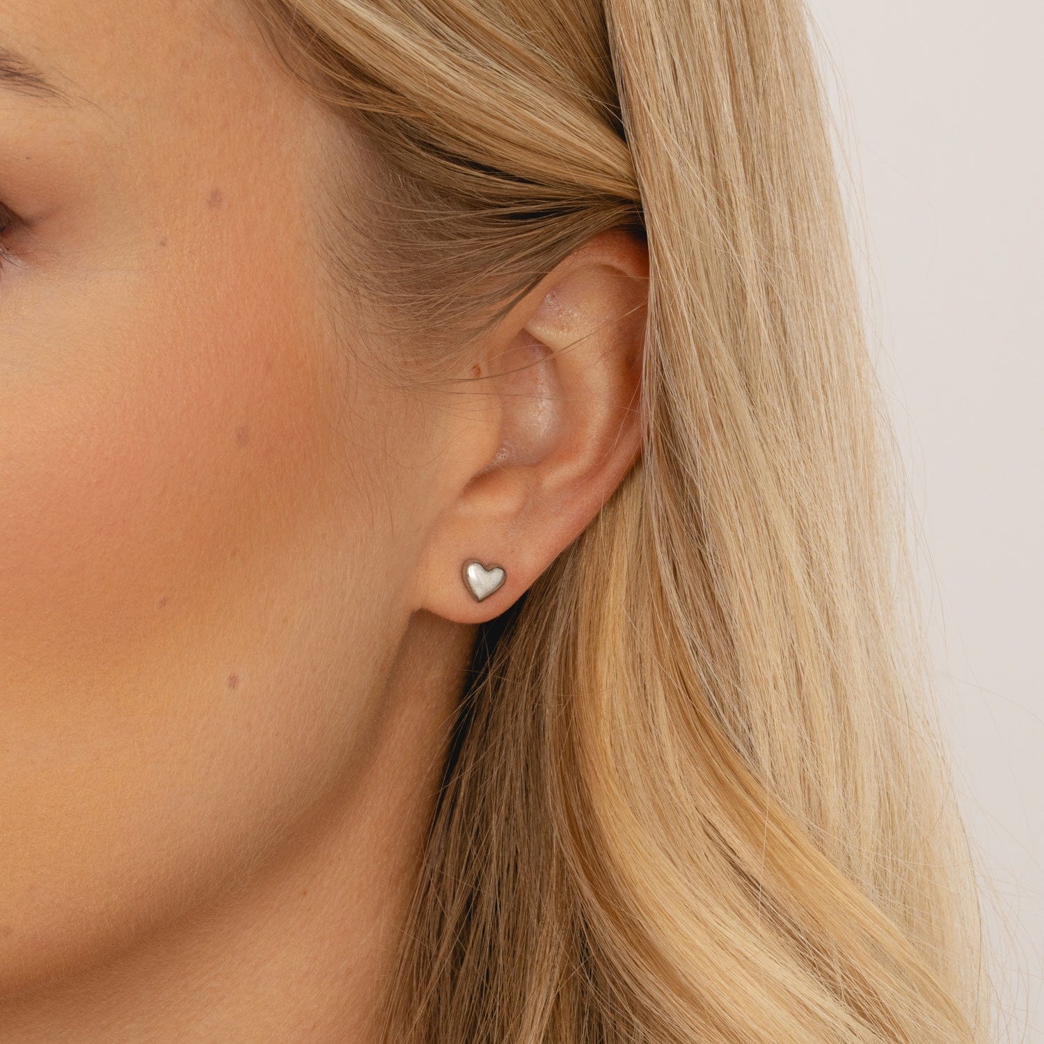 Bohomoon Stainless Steel Minnie Stud Earrings