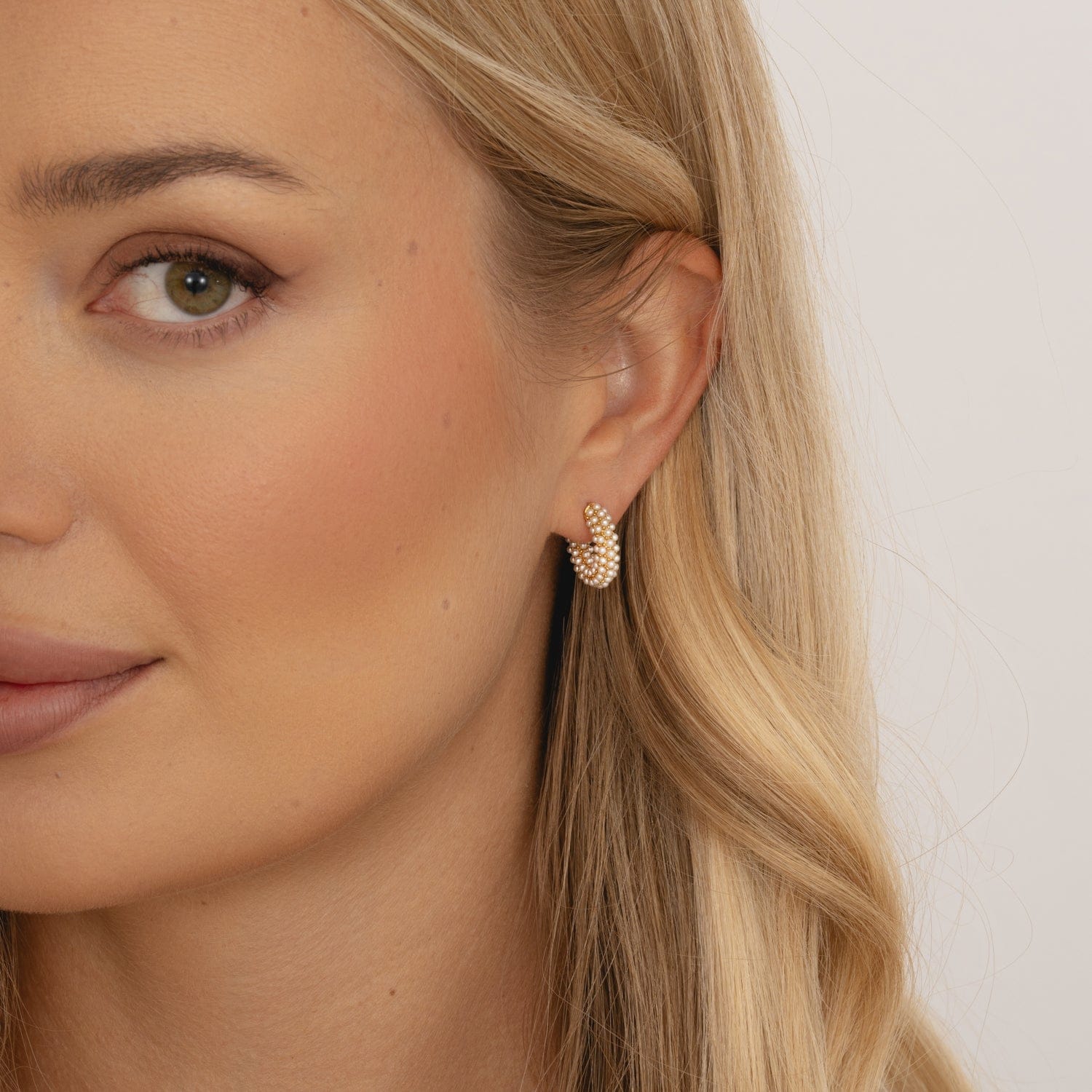 Bohomoon Stainless Steel Senorita Pearl Hoop Earrings