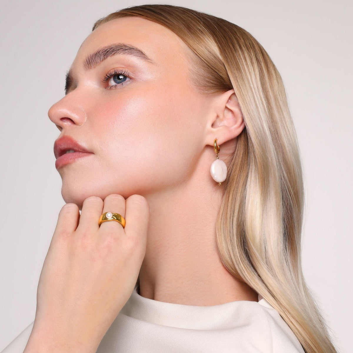 Bohomoon Stainless Steel Tulum Pearl Hoop Earrings