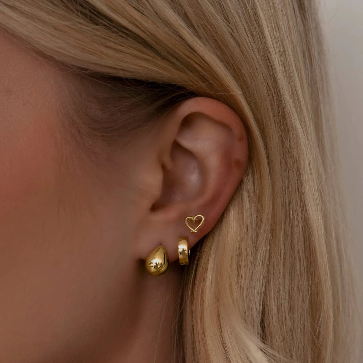 BohoMoon Stainless Steel Cute Huggie Hoop Earrings Gold