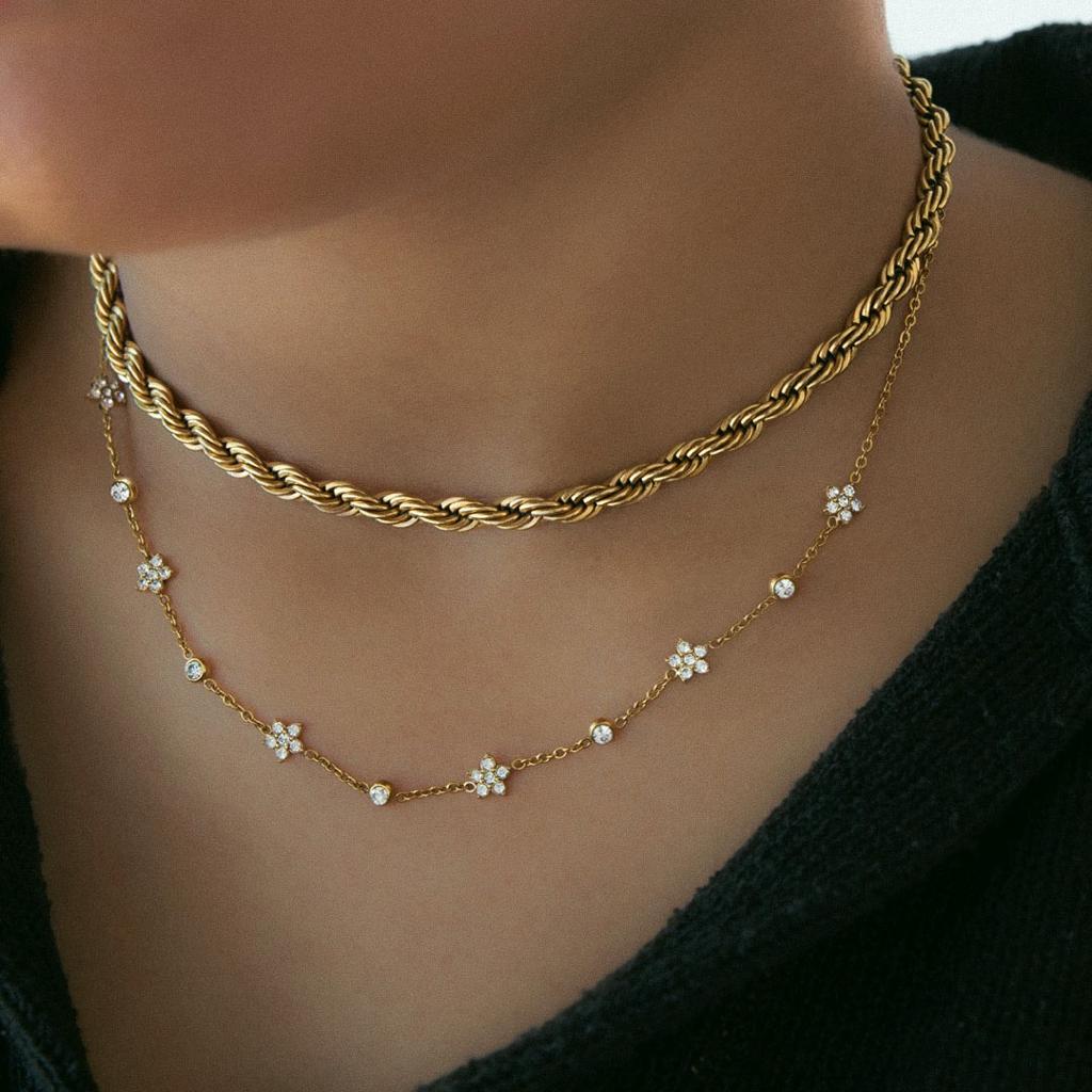 BohoMoon Stainless Steel Flower Beach Necklace Gold